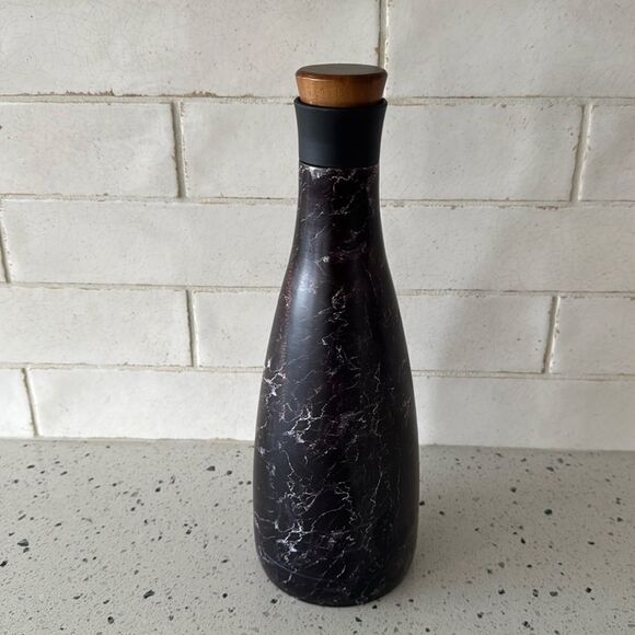 Manna Carafe 50 oz Marble Matte Double Wall Vacuum Insulated Stainless Steel GUC - Picture 1 of 9